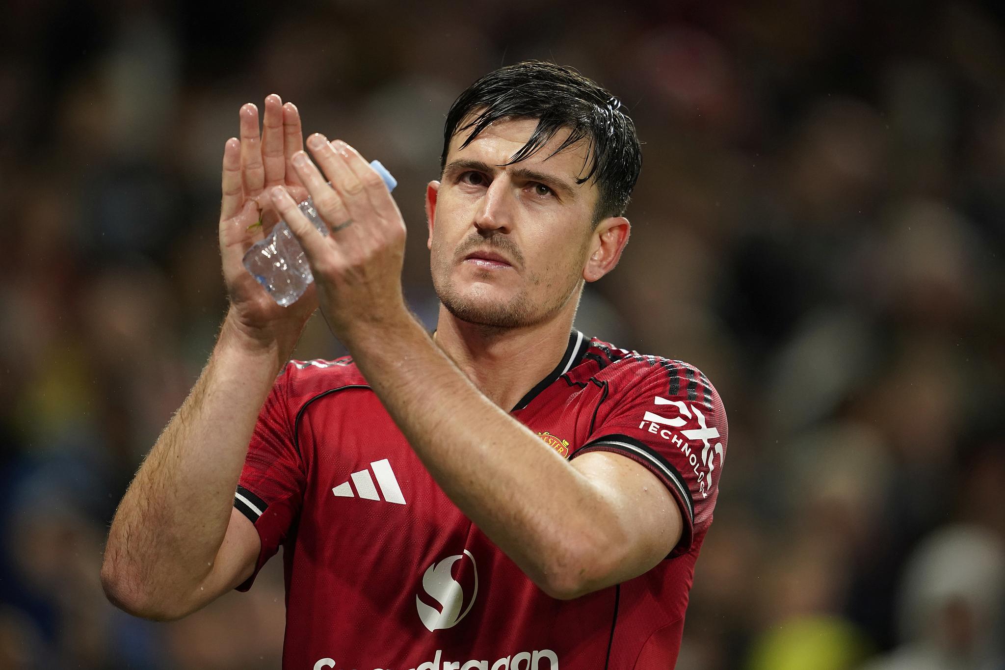 开云下载-视频揭示阿森纳失利后哈里·马奎尔与加布里埃尔·马加良斯冲突的起因