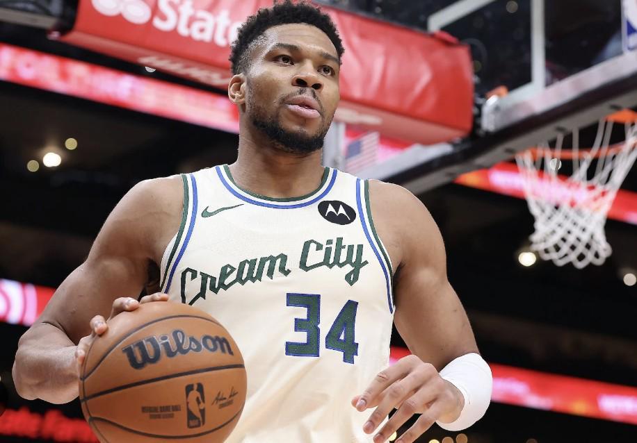 开云体育app-名记：现在我更倾向于字母哥会留队，目前有力竞争者只剩热火