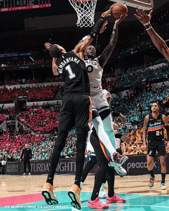 开云体育app-DPOY！文班系列赛送出22记盖帽，而森林狼面对他仅命中19球